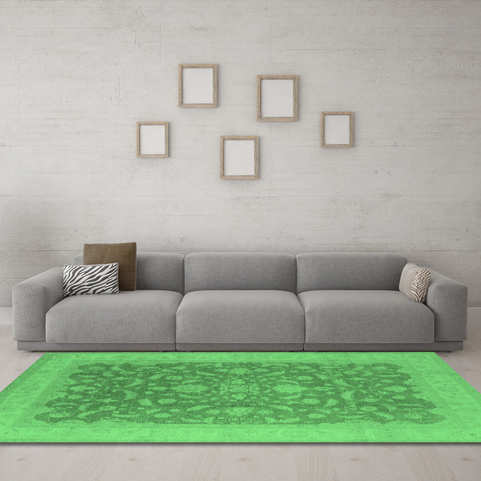 Machine Washable Oriental Emerald Green Industrial Area Rugs in a Living Room,, wshurb933emgrn
