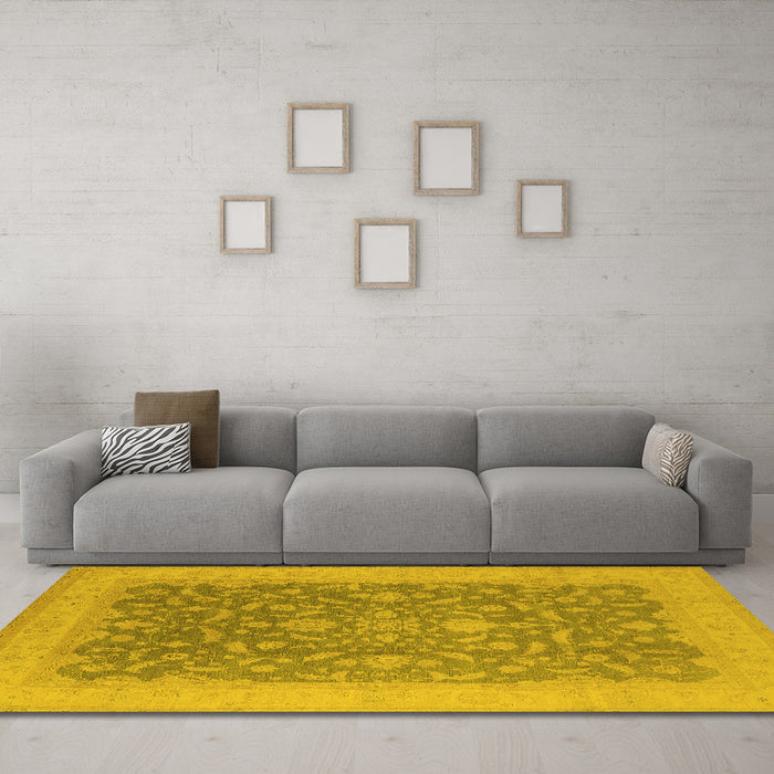 Machine Washable Oriental Yellow Industrial Rug in a Living Room, wshurb933yw