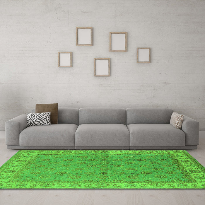 Machine Washable Oriental Green Industrial Area Rugs in a Living Room,, wshurb934grn