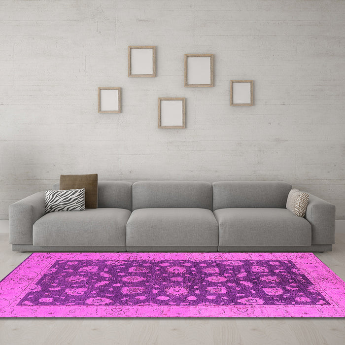 Machine Washable Oriental Pink Industrial Rug in a Living Room, wshurb935pnk