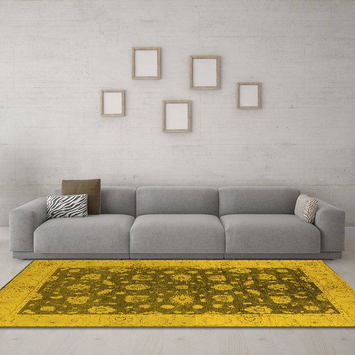 Machine Washable Oriental Yellow Industrial Rug in a Living Room, wshurb935yw
