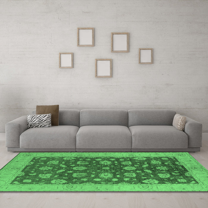 Machine Washable Oriental Emerald Green Industrial Area Rugs in a Living Room,, wshurb935emgrn