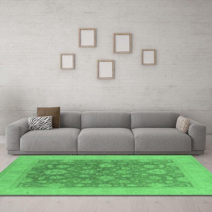 Machine Washable Oriental Emerald Green Industrial Area Rugs in a Living Room,, wshurb936emgrn