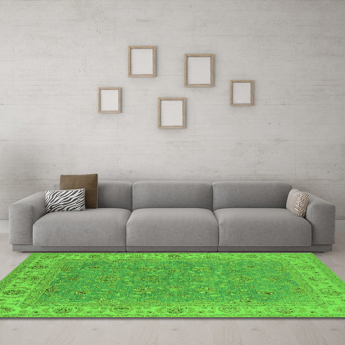 Machine Washable Oriental Green Industrial Area Rugs in a Living Room,, wshurb937grn
