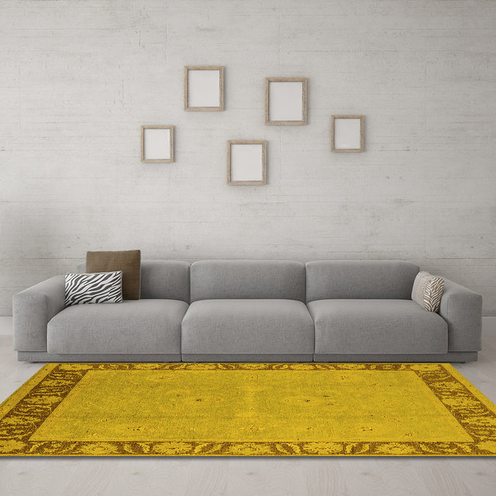 Machine Washable Oriental Yellow Industrial Rug in a Living Room, wshurb938yw