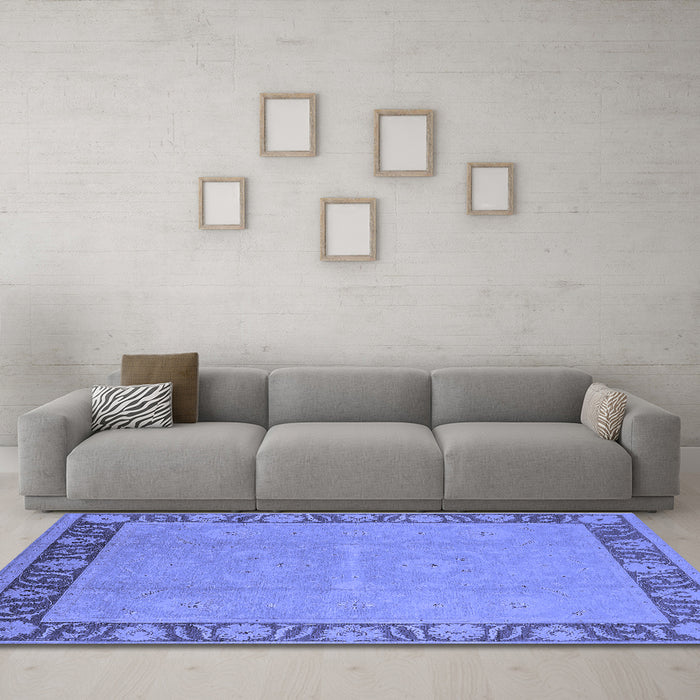 Machine Washable Oriental Blue Industrial Rug in a Living Room, wshurb938blu