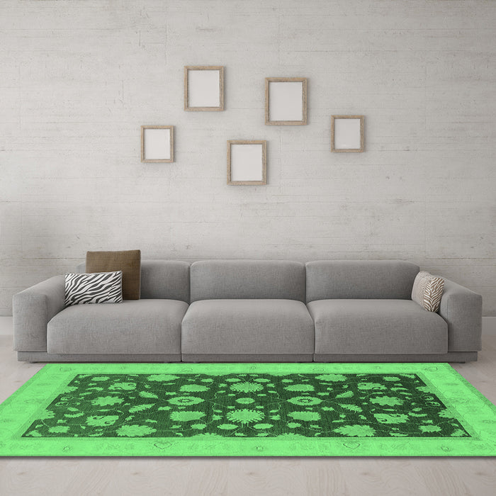 Machine Washable Oriental Emerald Green Industrial Area Rugs in a Living Room,, wshurb947emgrn