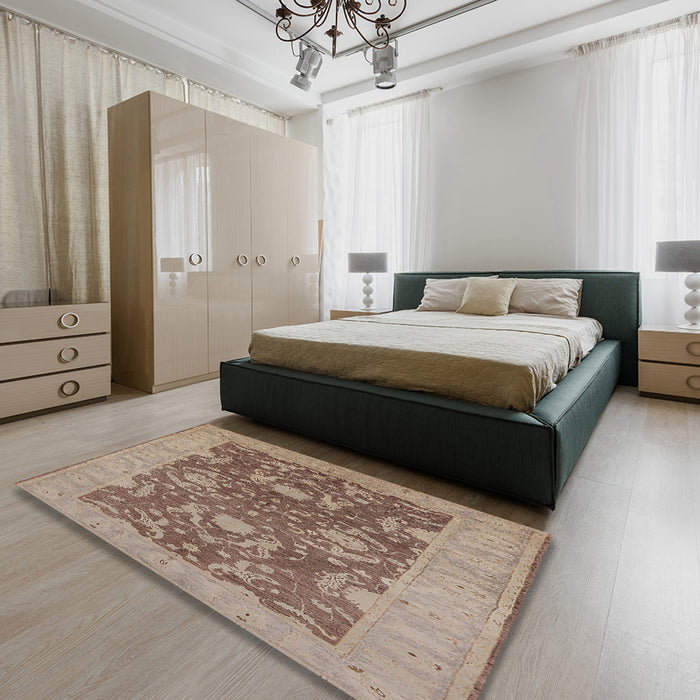 Mid-Century Modern Sienna Brown Oriental Rug in a Bedroom, urb948