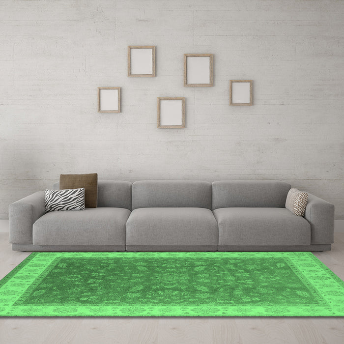 Machine Washable Oriental Emerald Green Industrial Area Rugs in a Living Room,, wshurb951emgrn