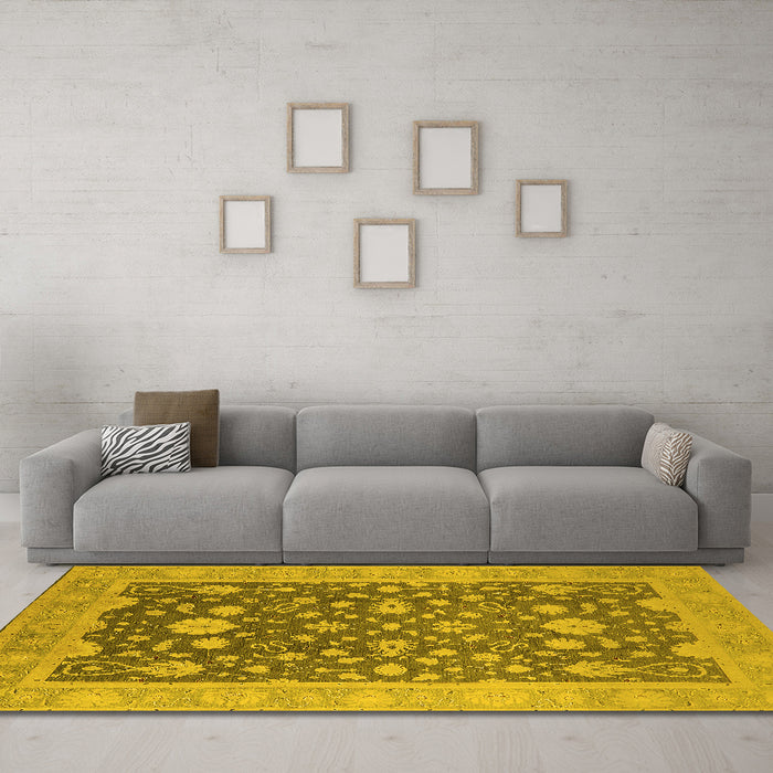 Machine Washable Oriental Yellow Industrial Rug in a Living Room, wshurb952yw