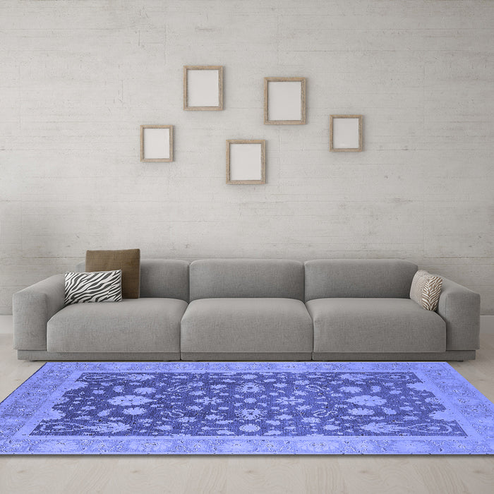 Machine Washable Oriental Blue Industrial Rug in a Living Room, wshurb952blu