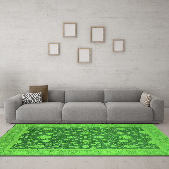 Machine Washable Oriental Green Industrial Area Rugs in a Living Room,, wshurb952grn