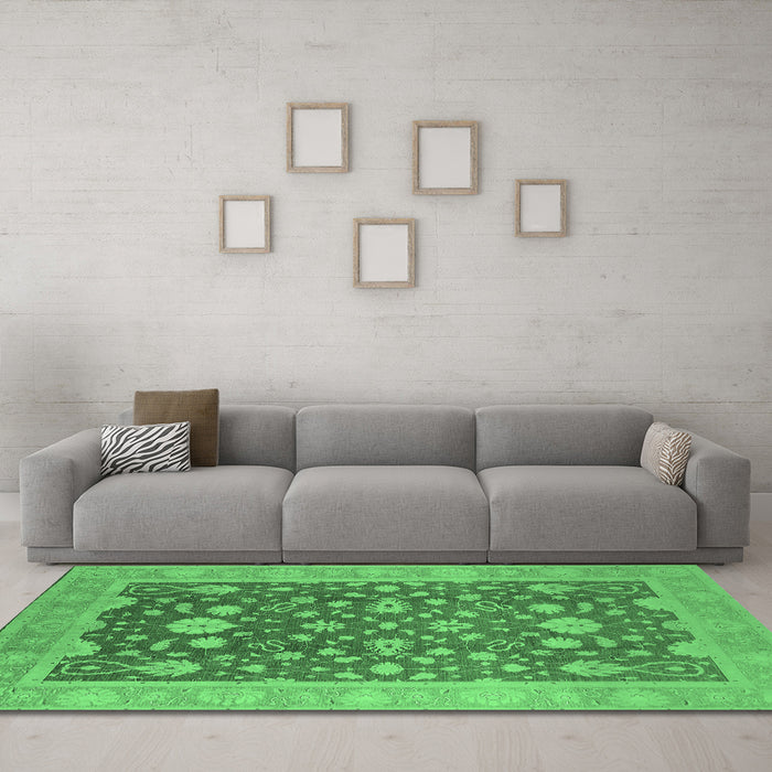 Machine Washable Oriental Emerald Green Industrial Area Rugs in a Living Room,, wshurb952emgrn