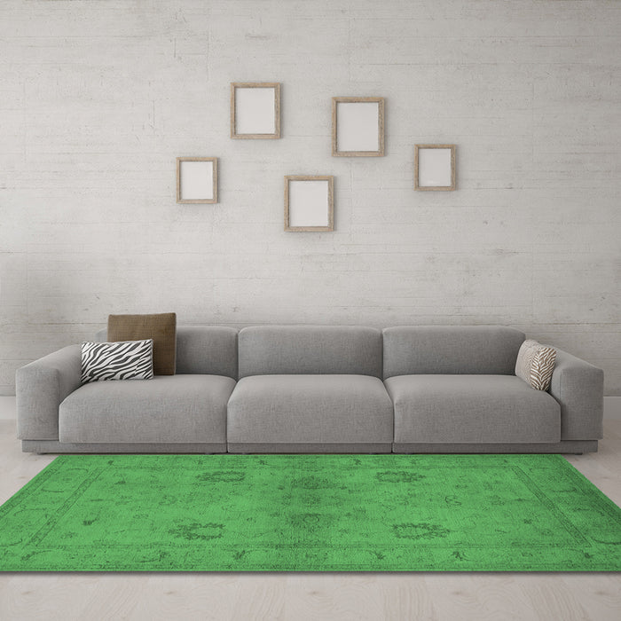 Machine Washable Oriental Emerald Green Industrial Area Rugs in a Living Room,, wshurb965emgrn