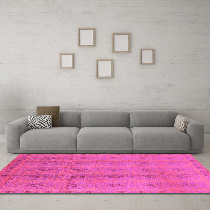 Machine Washable Oriental Pink Industrial Rug in a Living Room, wshurb967pnk