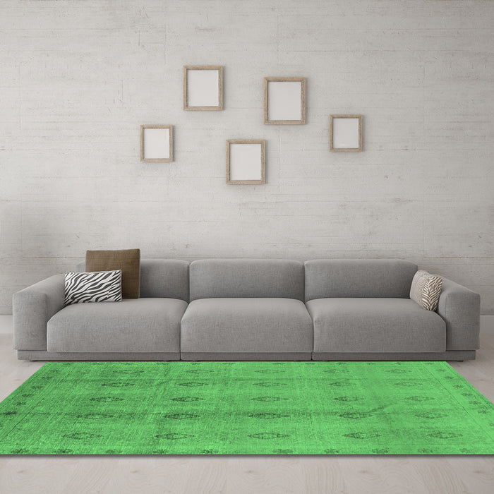 Machine Washable Oriental Emerald Green Industrial Area Rugs in a Living Room,, wshurb968emgrn