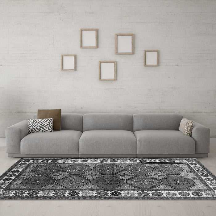 Machine Washable Oriental Gray Industrial Rug in a Living Room,, wshurb969gry