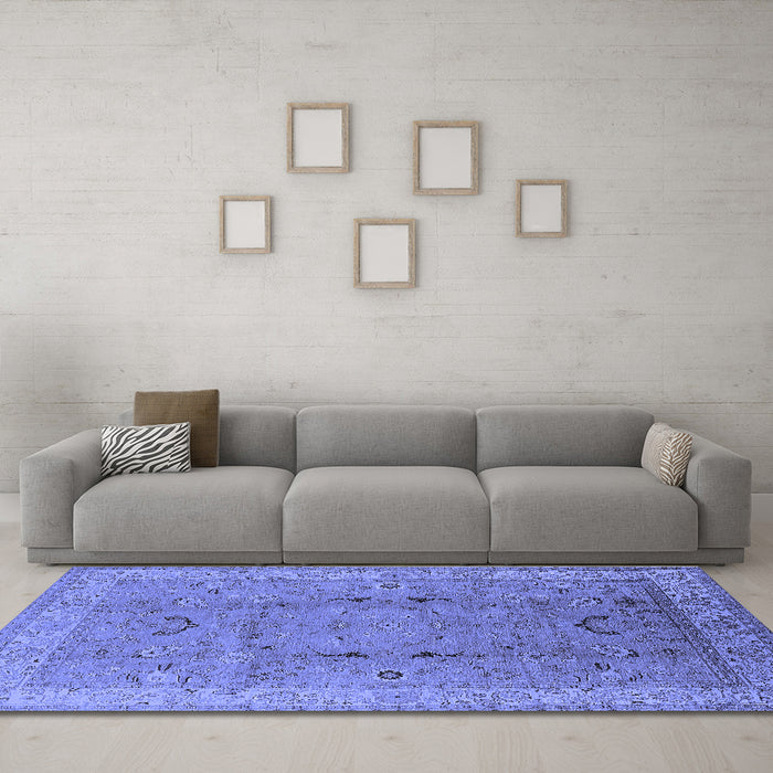Machine Washable Oriental Blue Traditional Rug in a Living Room, wshurb975blu