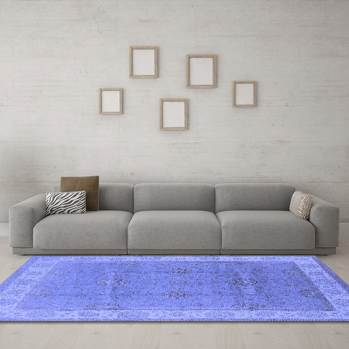 Machine Washable Oriental Blue Traditional Rug in a Living Room, wshurb977blu