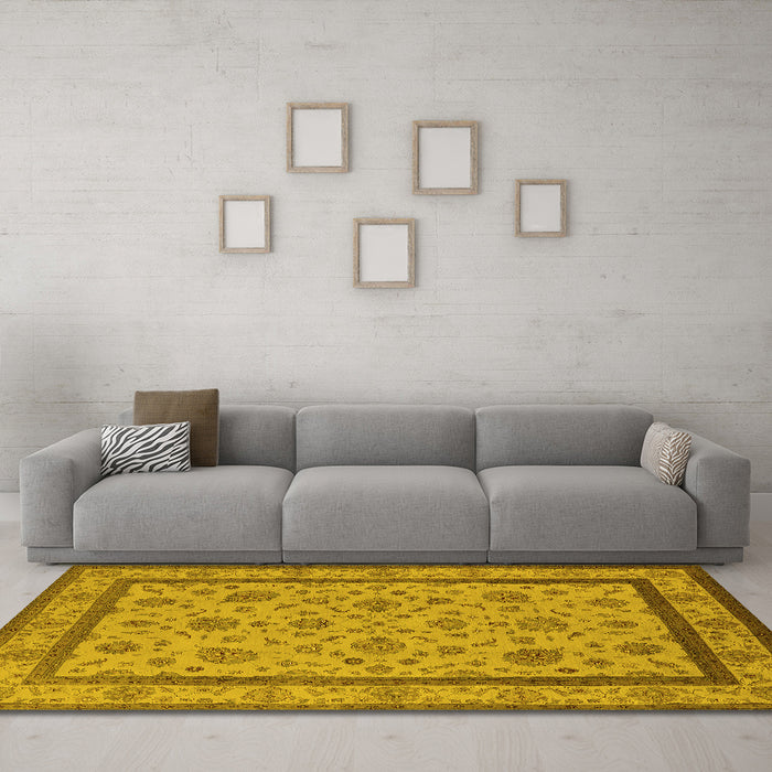 Machine Washable Oriental Yellow Traditional Rug in a Living Room, wshurb979yw