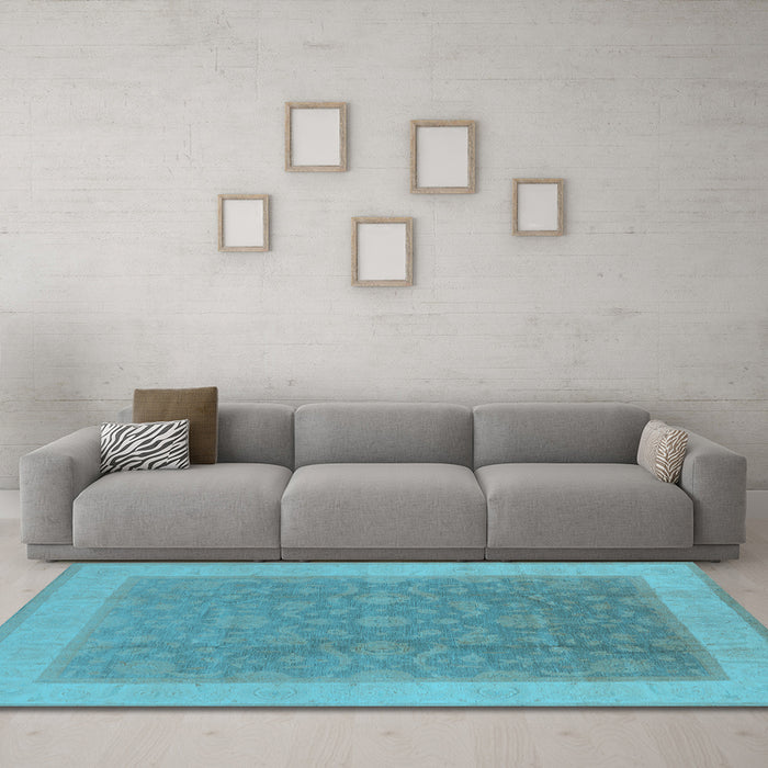 Machine Washable Oriental Light Blue Traditional Rug in a Living Room, wshurb983lblu