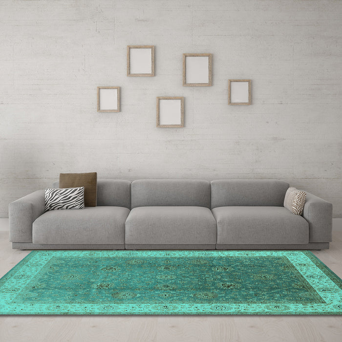 Machine Washable Oriental Turquoise Traditional Area Rugs in a Living Room,, wshurb985turq