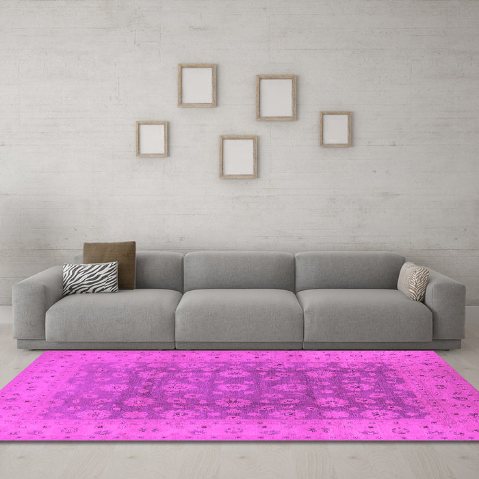 Machine Washable Oriental Pink Traditional Rug in a Living Room, wshurb987pnk