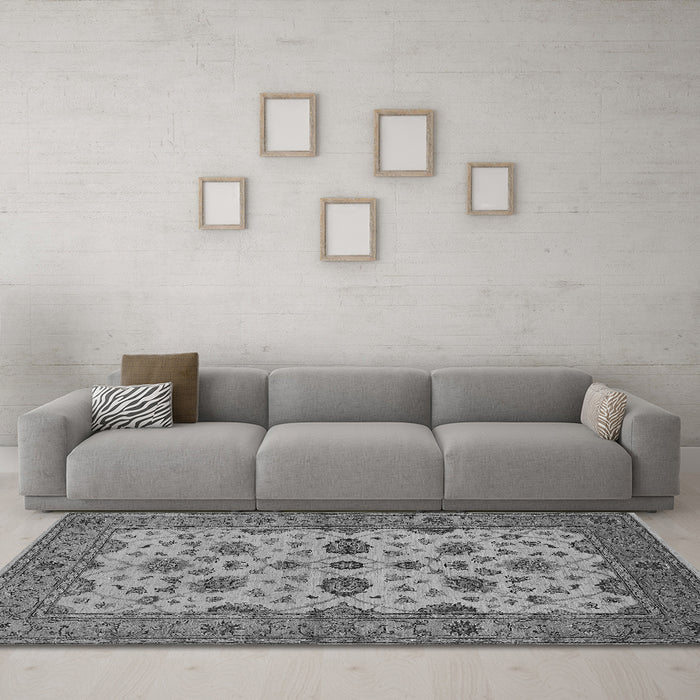Machine Washable Oriental Gray Traditional Rug in a Living Room,, wshurb988gry