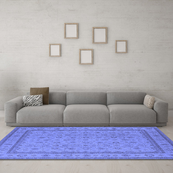Machine Washable Oriental Blue Traditional Rug in a Living Room, wshurb991blu