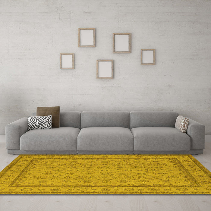 Machine Washable Oriental Yellow Traditional Rug in a Living Room, wshurb991yw