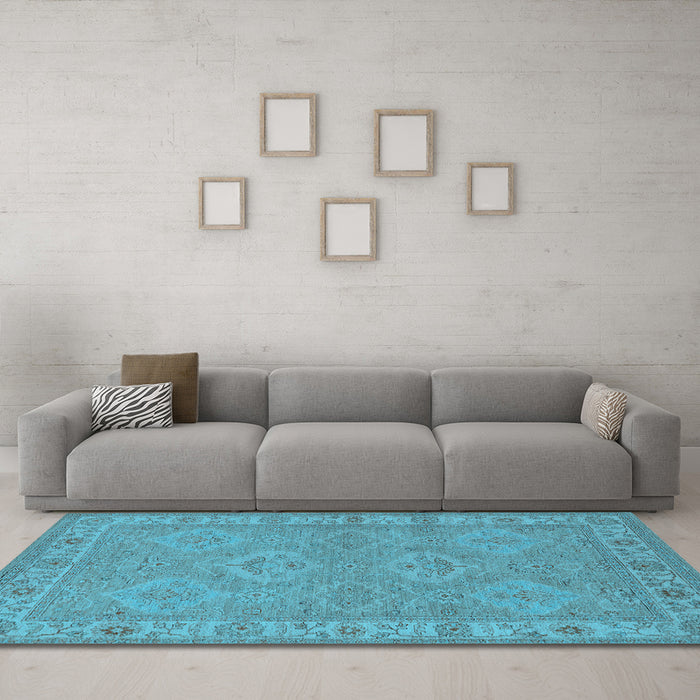 Machine Washable Oriental Light Blue Traditional Rug in a Living Room, wshurb994lblu
