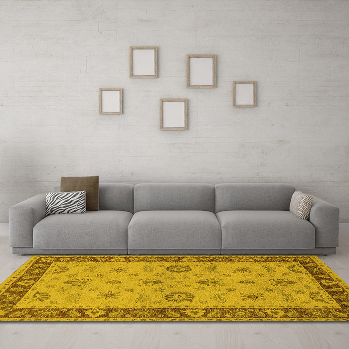 Machine Washable Oriental Yellow Traditional Rug in a Living Room, wshurb997yw