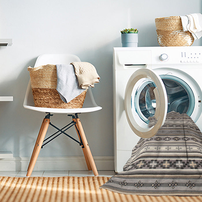 Machine Washable Contemporary Rose Pink Rug in a Washing Machine, wshcon1000