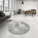 Round Contemporary Gunmetal Gray Patchwork Rug in a Office, con1019