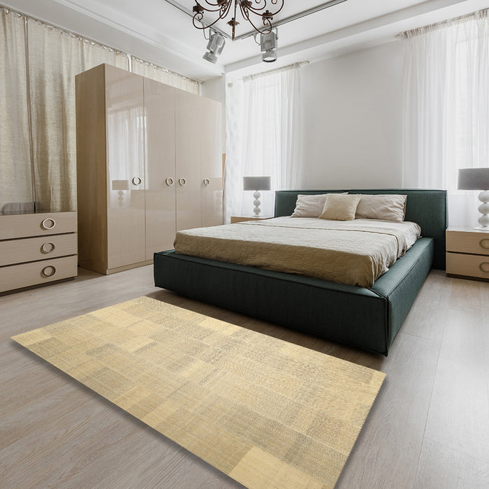 Machine Washable Contemporary Brown Gold Rug in a Bedroom, wshcon1128