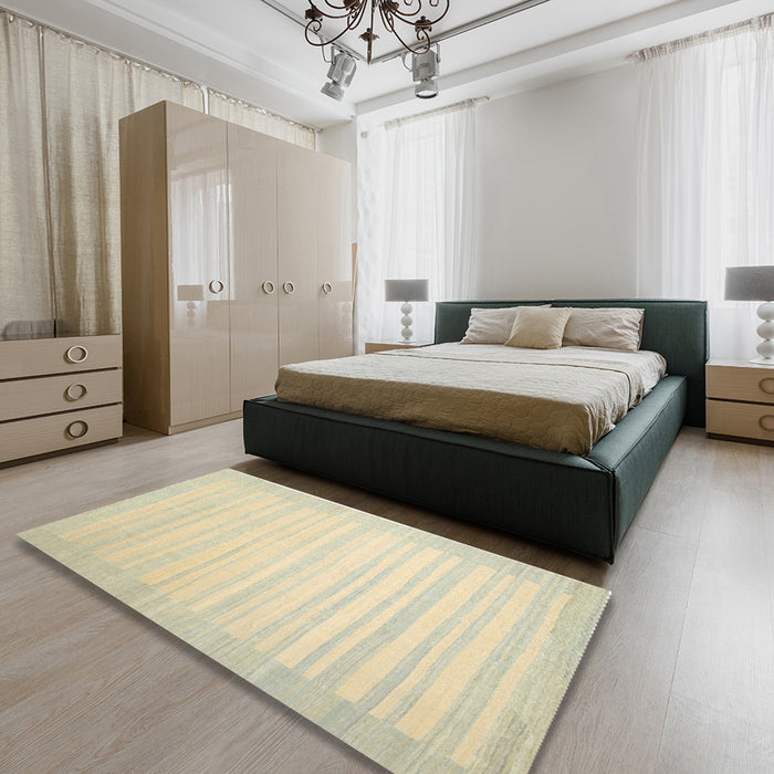 Machine Washable Contemporary Brown Rug in a Bedroom, wshcon1131