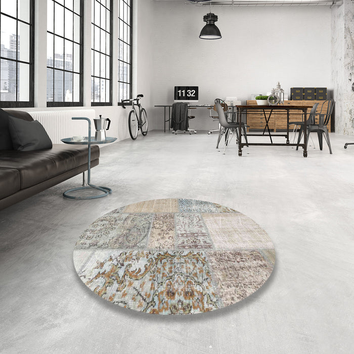 Round Contemporary Pale Silver Gray Patchwork Rug in a Office, con1190