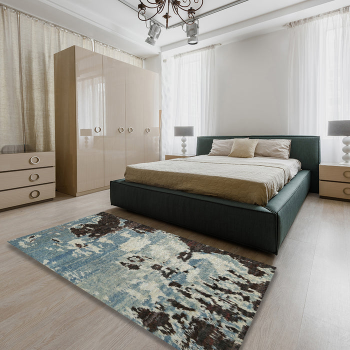 Contemporary Dark Gray Modern Rug in a Bedroom, con1243