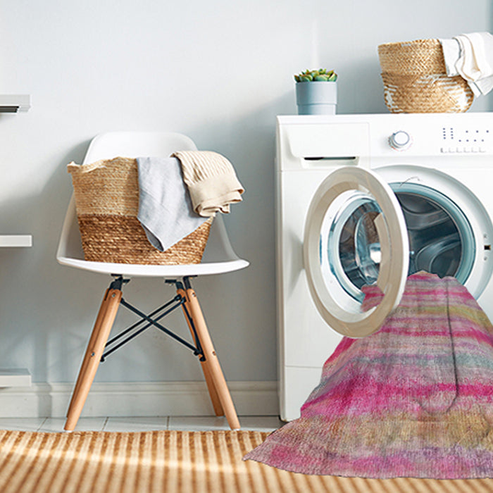 Machine Washable Contemporary Dark Pink Rug in a Washing Machine, wshcon1333