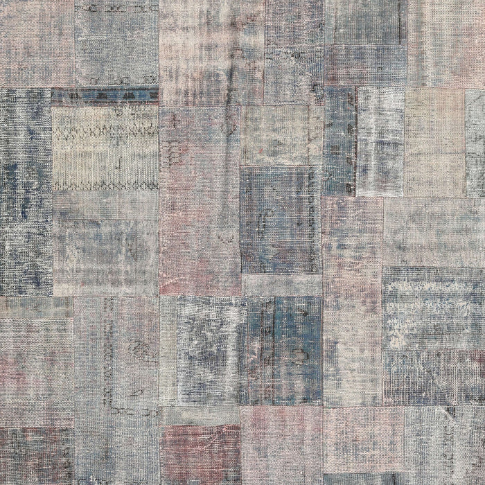 Contemporary Pale Silver Gray Patchwork Rug, con1444