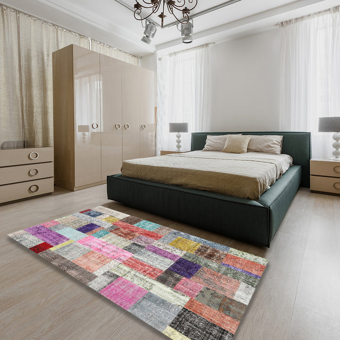 Contemporary Raspberry Purple Patchwork Rug in a Bedroom, con1451