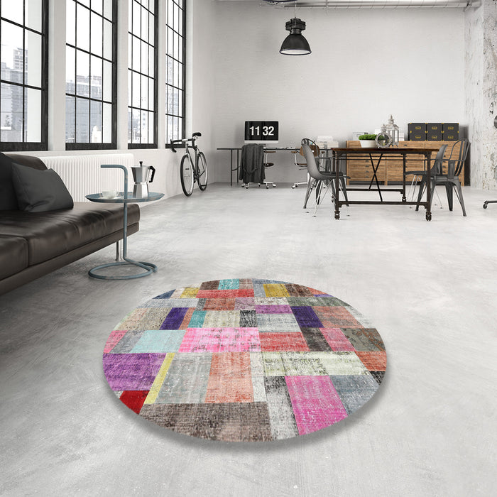 Round Contemporary Raspberry Purple Patchwork Rug in a Office, con1451