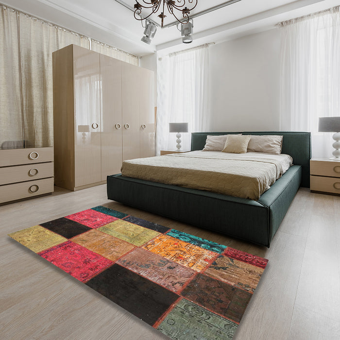 Contemporary Saffron Red Patchwork Rug in a Bedroom, con1452