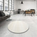 Round Contemporary White Gold Solid Rug in a Office, con1466