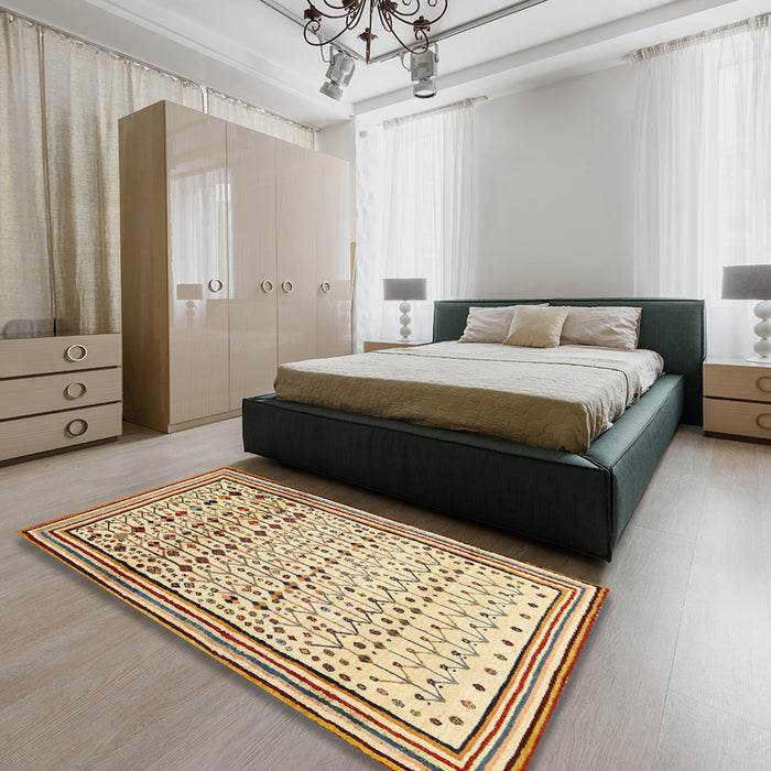 Contemporary Brown Gold Modern Rug in a Bedroom, con1502
