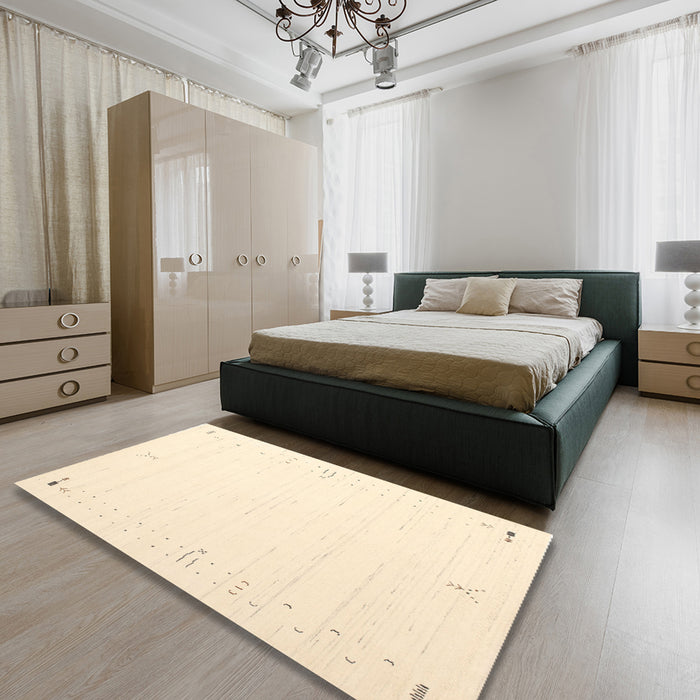 Machine Washable Contemporary Gold Rug in a Bedroom, wshcon152