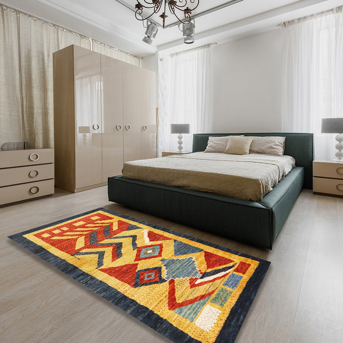 Machine Washable Contemporary Gold Rug in a Bedroom, wshcon1555