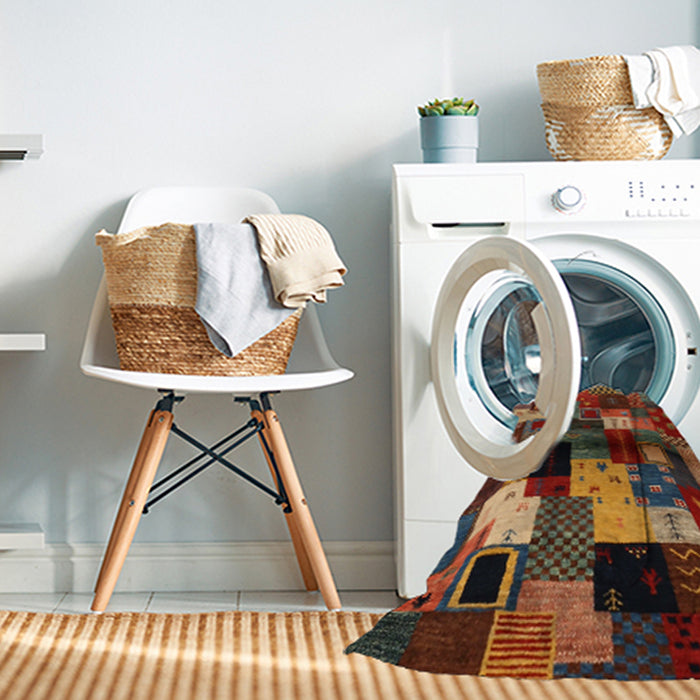 Machine Washable Contemporary Saffron Red Rug in a Washing Machine, wshcon1584