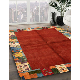 Contemporary Red Modern Rug in Family Room, con1589