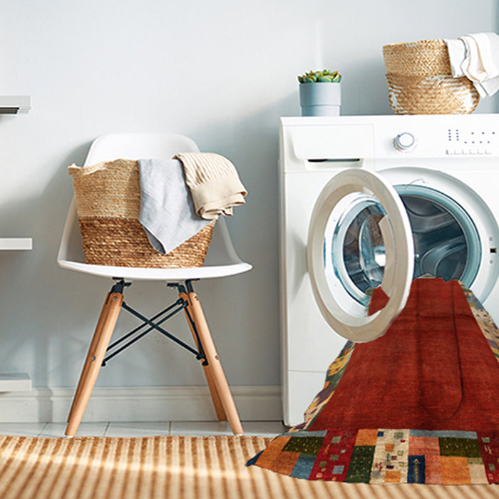 Machine Washable Contemporary Red Rug in a Washing Machine, wshcon1589